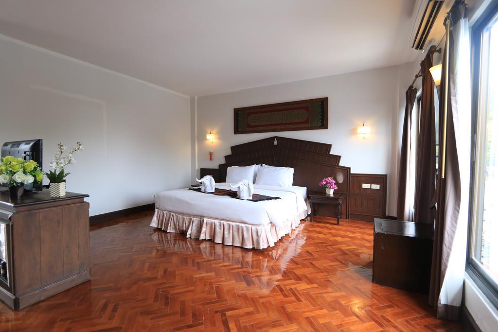Baiyoke Chalet Hotel Mae Hong Son Exterior foto