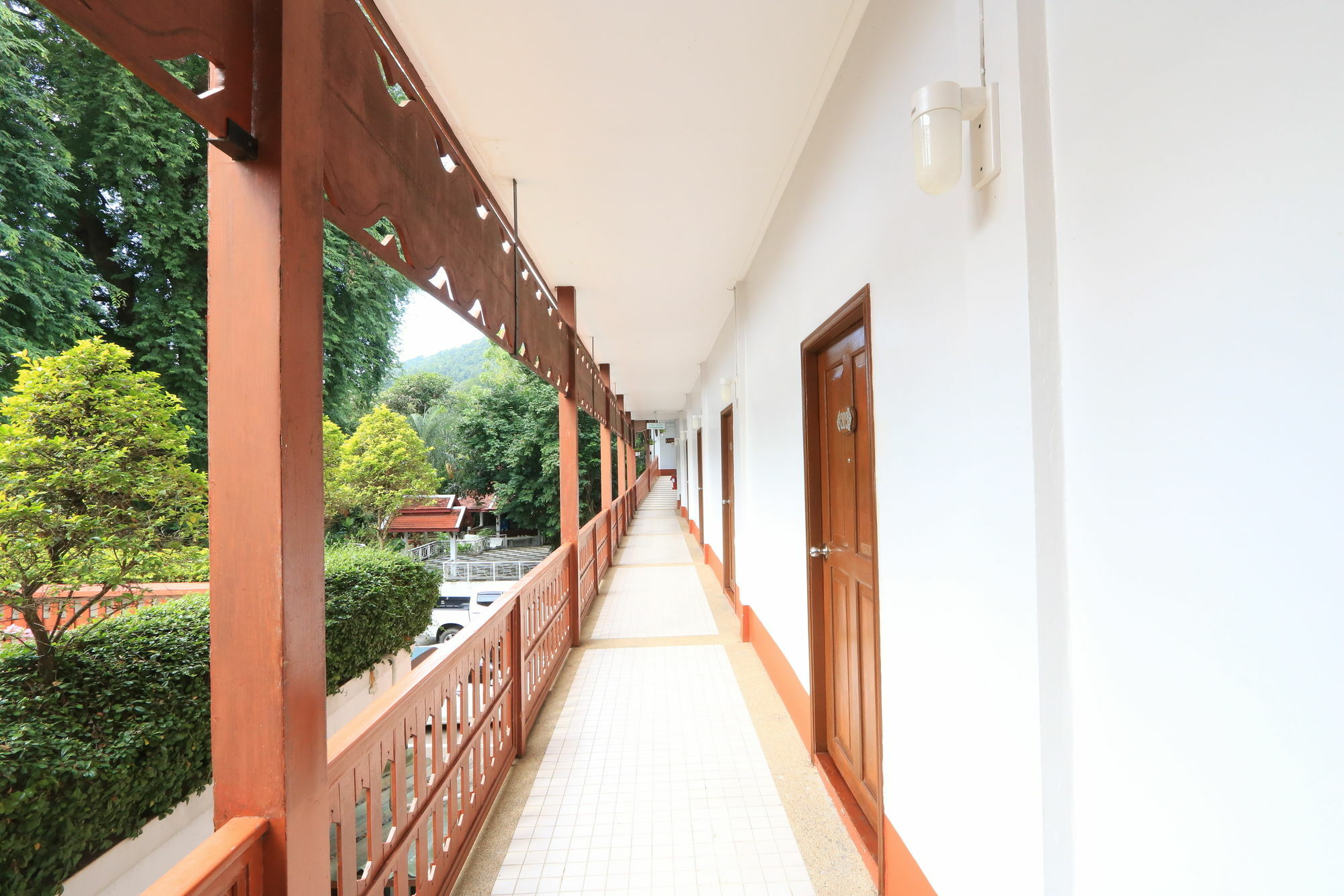 Baiyoke Chalet Hotel Mae Hong Son Exterior foto
