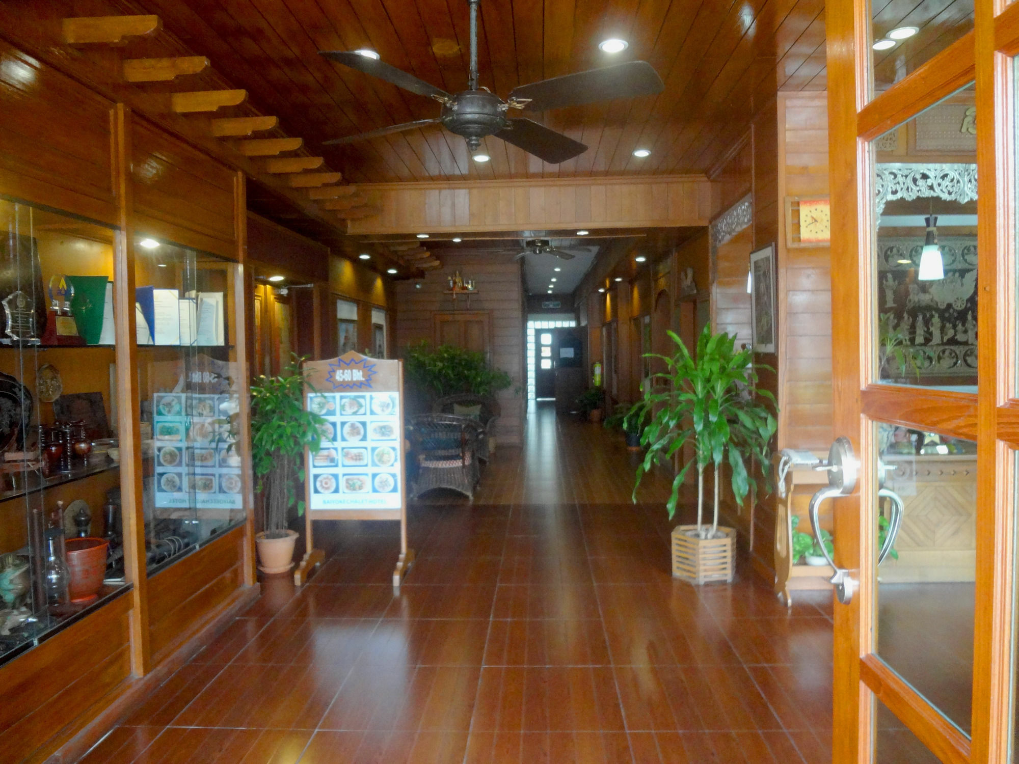Baiyoke Chalet Hotel Mae Hong Son Exterior foto